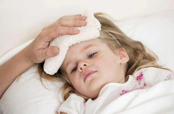 Sốt kèm tiêu chảy có thể xảy ra ở trẻ em